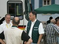 Jan Hassink, Organisationsleiter der 5. ADAC Vorderpfalz-Classic 2006 (in grüner Weste). Klasse Job!!